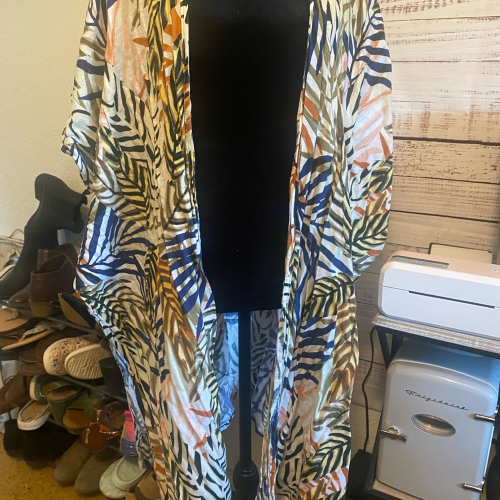 Tahari Multicolor Patterned Garment - image 1